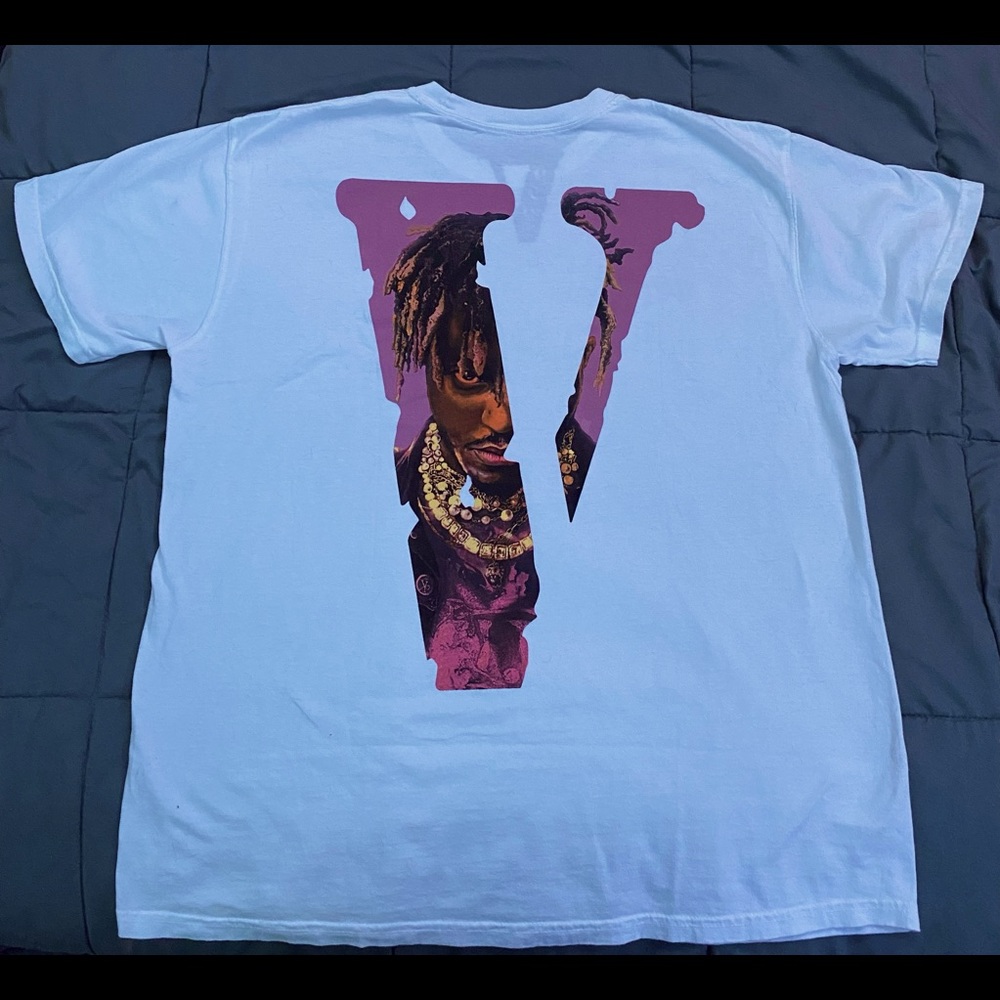 AUTHENTIC JUICE WRLD VLONE LEGENDS NEVER DIE T-SHIRT (PRICE IS NEGOTIABLE)